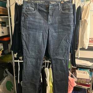 Laurie Felt Classic Denim Girlfriend Jeans in Dark Wash